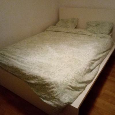 Gebrauchtes Doppelbett €20 - thumb